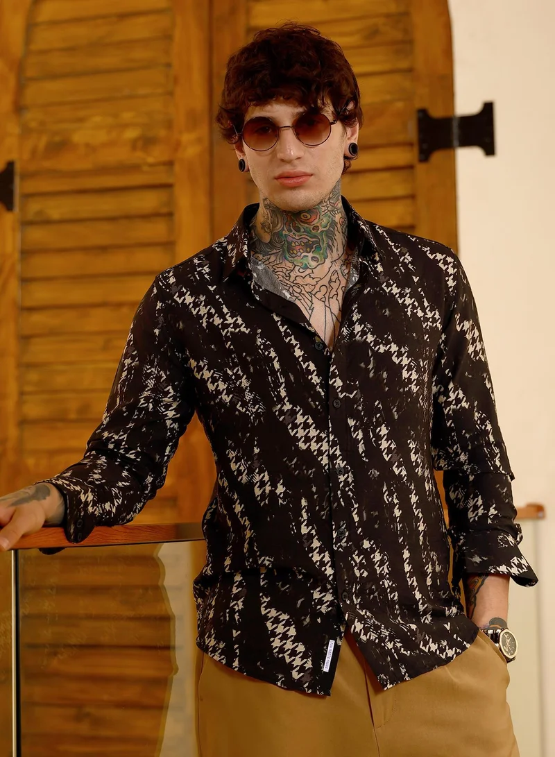 Campus Sutra Campus Sutra Men Grazed-Houndstooth Imprint Shirt | Spread Collar Long Cuffed Sleeves | Button Closure Curved Hem | Geometric-Print Plain | Woven Fabric For Casual & Daily Wear | Onyx Black