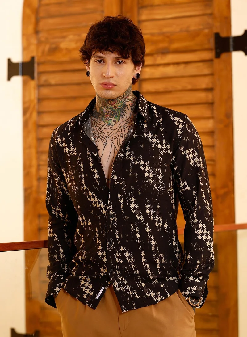 Campus Sutra Campus Sutra Men Grazed-Houndstooth Imprint Shirt | Spread Collar Long Cuffed Sleeves | Button Closure Curved Hem | Geometric-Print Plain | Woven Fabric For Casual & Daily Wear | Onyx Black