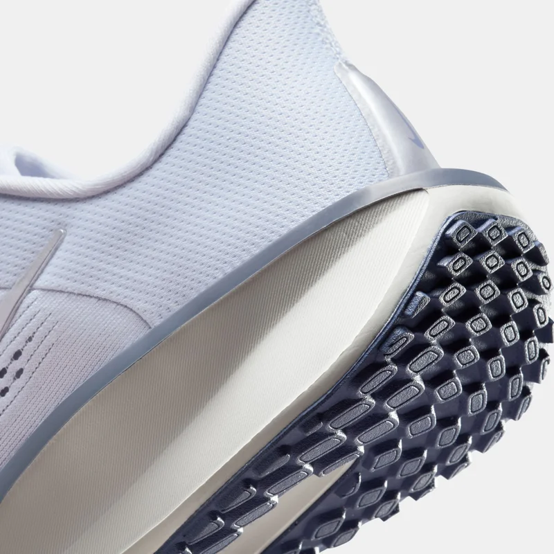 Nike Women's Quest 6 Road Running Shoes
