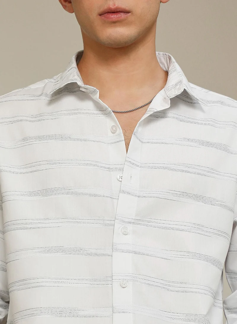 Campus Sutra Men's White Textured Stripe Slim Fit Shirt