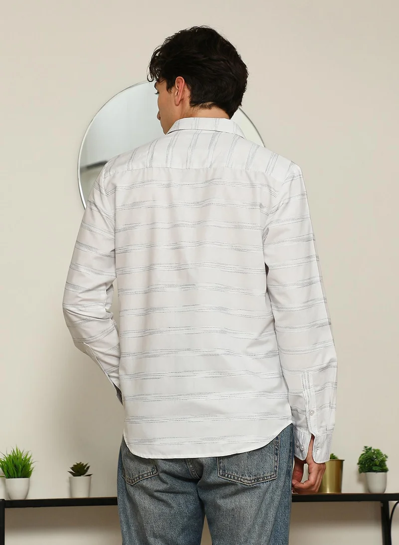 Campus Sutra Men's White Textured Stripe Slim Fit Shirt