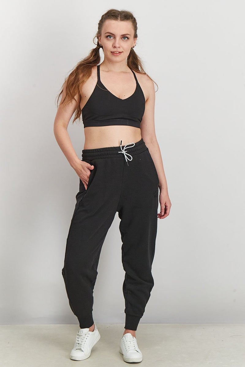 PUMA سروال رياضي نسائي مزين بشعار مطرز، أسود - Image 3