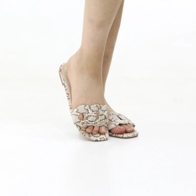 LAMARAPARIS SMART PADDED INTERLOCK STRAP SLIP-ON FLAT SANDALS