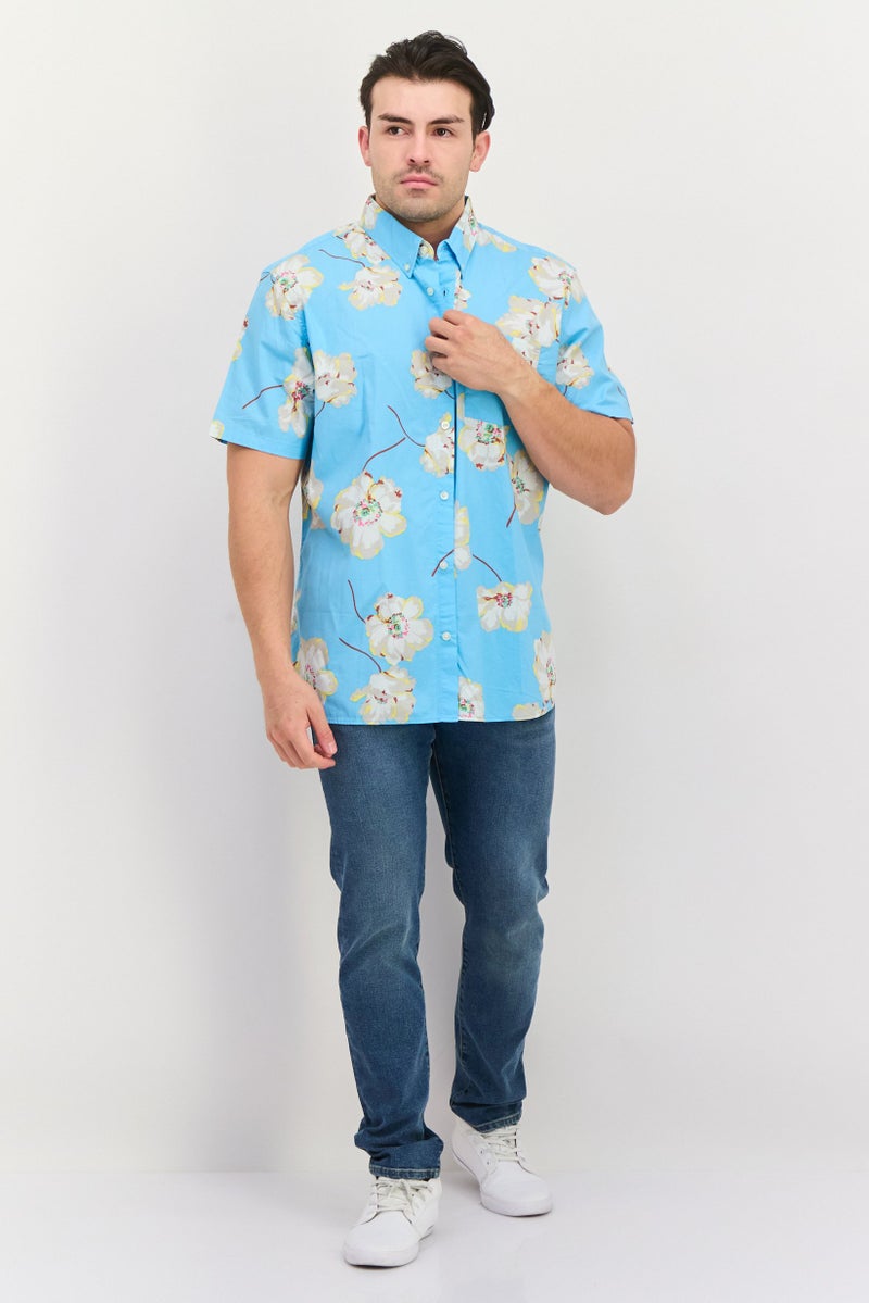 GAP قميص رجالي بقصة عادية بأكمام قصيرة مزخرف بنقوش زهرية، لون أزرق فاتح - Image 3