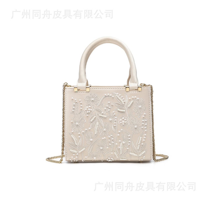 Pearl Embroidered Fashion Handbag, Silk Touch Hard Case, Light Luxury Floral Embroidery Shoulder Bag - Image 1