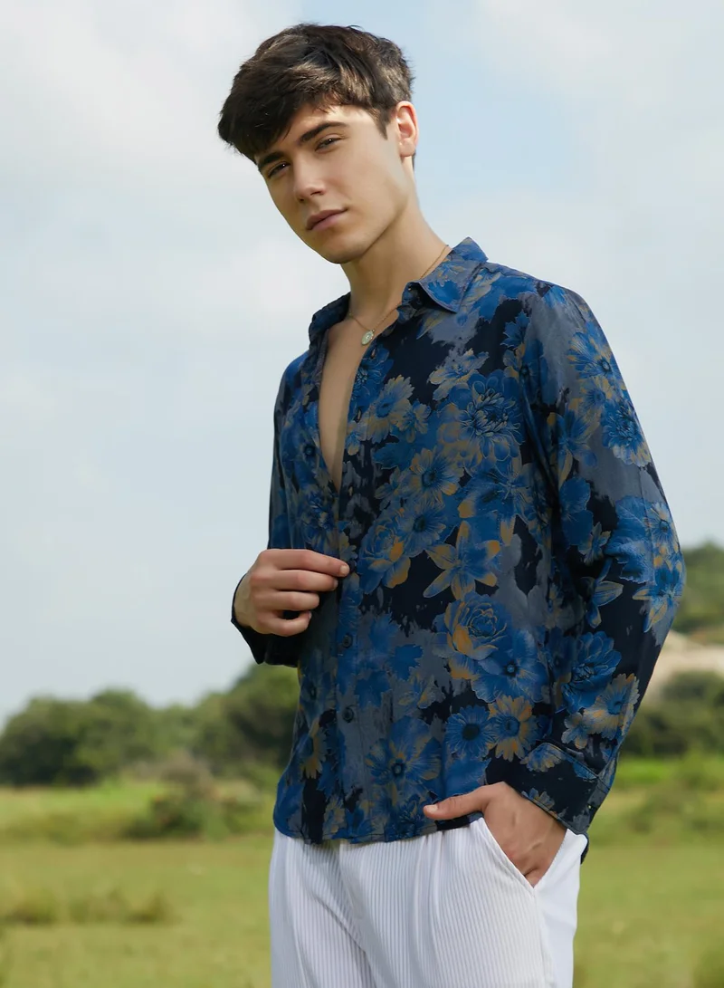 Campus Sutra Campus Sutra Men's Lapis Blue Bi-Hue Daisy Shirt For Casual Wear | Spread Collar | Long Cuffed Sleeves | Button Closure | Shirt Crafted With Comfort Fit For Everyday Wear