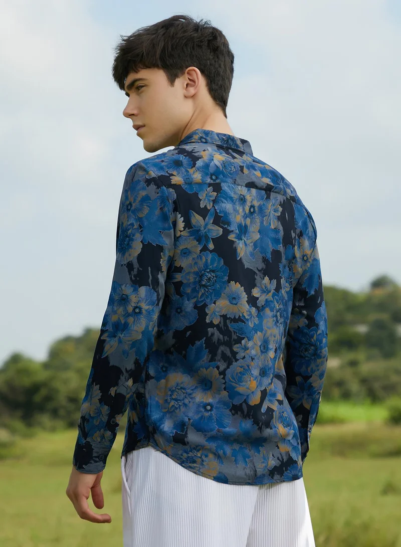 Campus Sutra Campus Sutra Men's Lapis Blue Bi-Hue Daisy Shirt For Casual Wear | Spread Collar | Long Cuffed Sleeves | Button Closure | Shirt Crafted With Comfort Fit For Everyday Wear