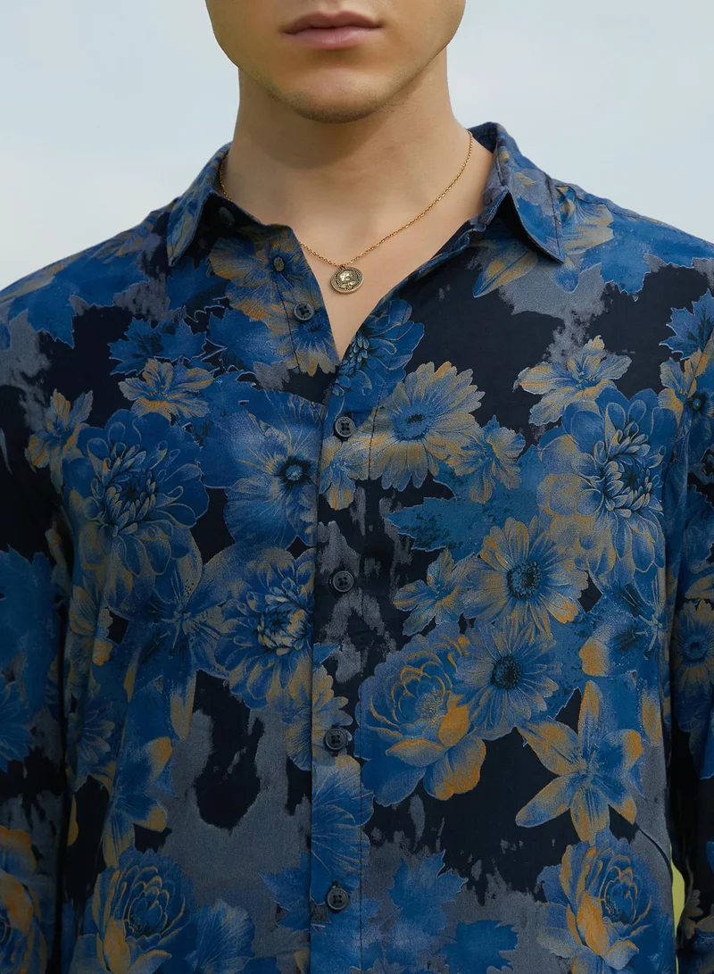 Campus Sutra Campus Sutra Men's Lapis Blue Bi-Hue Daisy Shirt For Casual Wear | Spread Collar | Long Cuffed Sleeves | Button Closure | Shirt Crafted With Comfort Fit For Everyday Wear