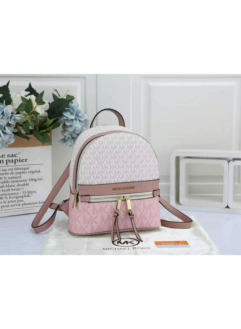 حقيبة ظهر صغيرة آبي من مايكل كورس باللون الوردي بشعار MK المميز