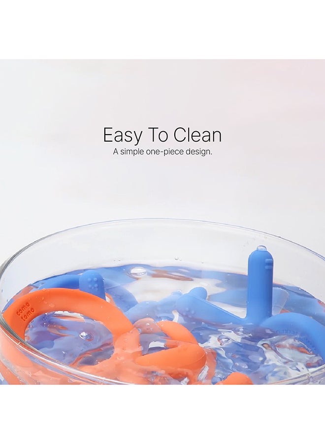 comotomo Natural Feel Baby Bottle 250 ML With Silicone Baby Teether, 3 Months + - Image 3