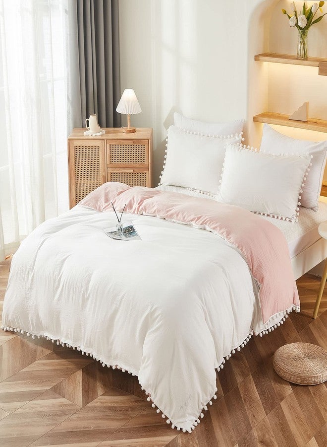 Bedbay طقم غطاء لحاف Bedbay Boho Queen للفتيات المراهقات، طقم مفروشات أنيق مزين بشراشيب بوم بوم لطيفة، 3 قطع، أبيض ووردي، قابل للعكس، فائق النعومة وخفيف الوزن، ديكور غرفة بلمسة ريفية جمالية (أبيض ووردي، كوين) - Image 5