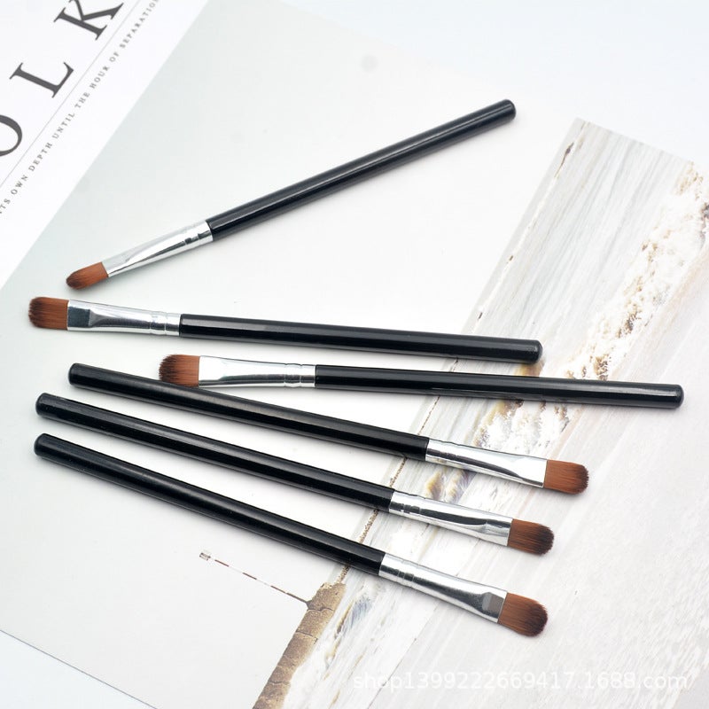 Single Makeup Brush New Eye Shadow Brush Beginner Portable Beauty Makeup Brush Lip Brush - Image 2