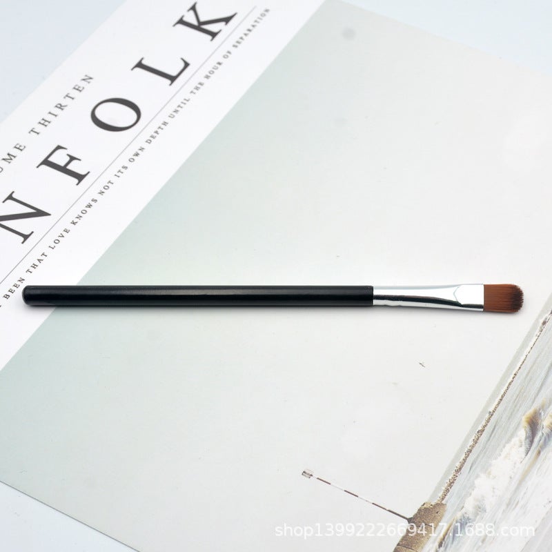 Single Makeup Brush New Eye Shadow Brush Beginner Portable Beauty Makeup Brush Lip Brush - Image 3