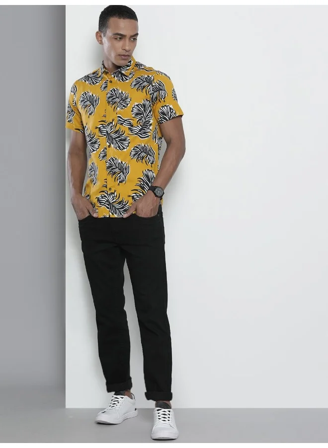 The Indian Garage Co Men Slim Fit Tropical Half Sleeves Spread Collar Resort Wear Shirt