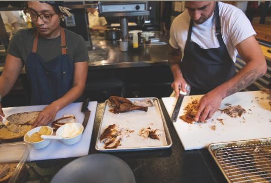 Dexter داكستر راسل سوفت جريب 12" سكين تقطيع مشوي مسنن، شفرة دكسيل عالية الكربون، مقبض مطاطي ناعم غير قابل للانزلاق، معتمد من NSF، خالي من البقع، عبوة أدوات المائدة المثالية (24243) - Image 3