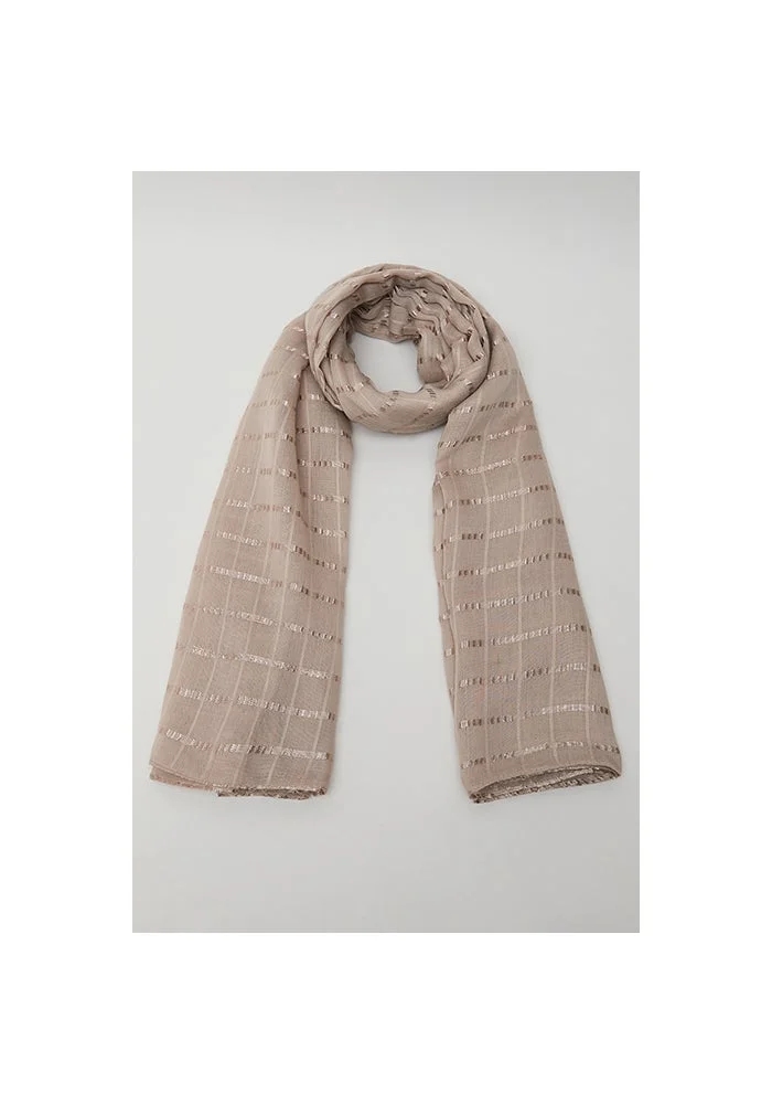 Self Patterned Scarf