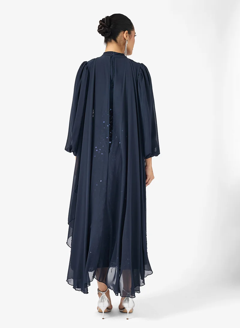خزانة Shimmer Dress With Cape