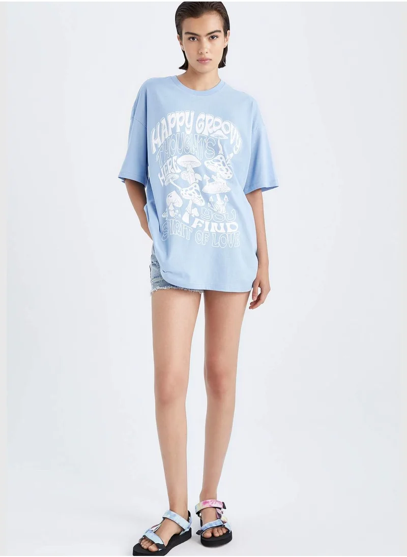 ديفاكتو Woman Oversize Fit Crew Neck Short Sleeve T-Shirt