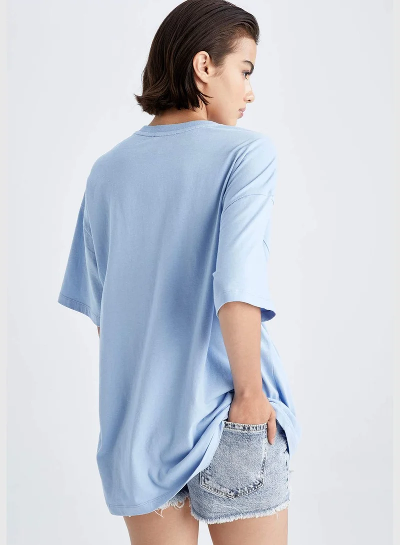 ديفاكتو Woman Oversize Fit Crew Neck Short Sleeve T-Shirt