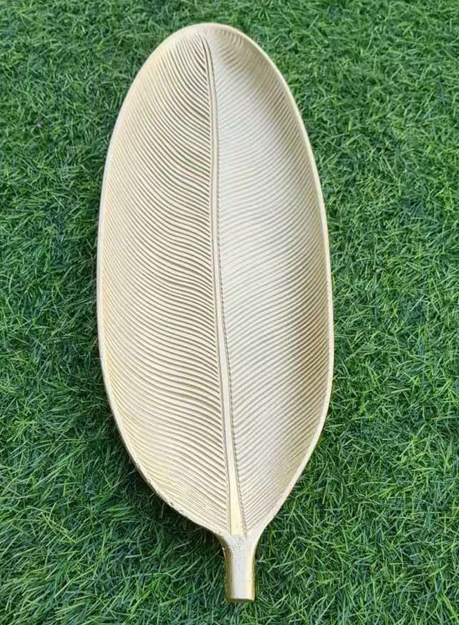 LINGWEI Wooden Leaf Shaped Decorative Plat Wooden Serving Tray  Golden - Image 1