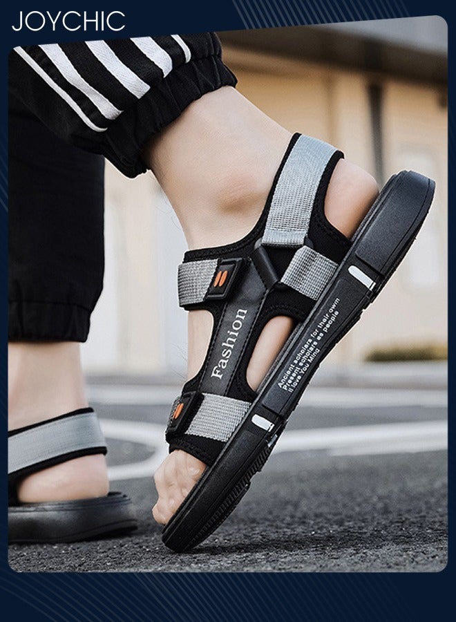 Joychic حذاء مسطح عصري للرجال مناسب للخروج ومقاوم للماء ومضاد للانزلاق ومفتوح الأصابع وجيد التهوية صندل شاطئ صيفي أسود + رمادي - Image 3