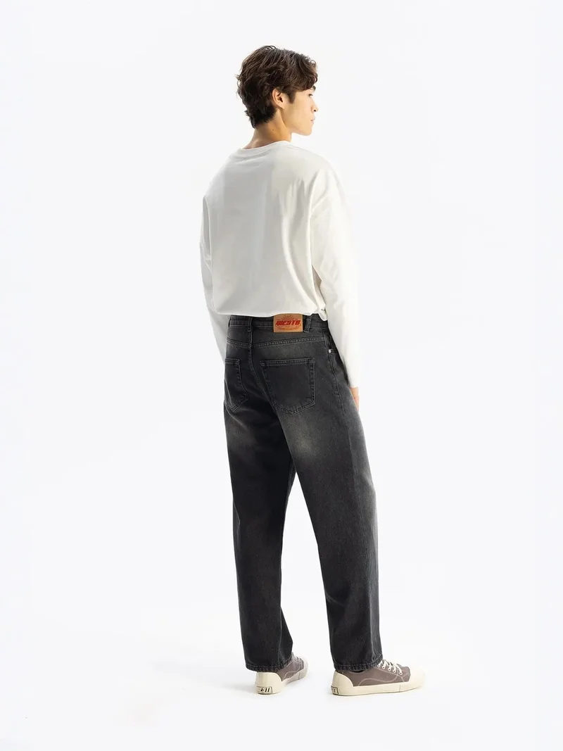 Giesto Black GIESTO Regular Fit Straight Leg Denim Jeans for Men | Best Price UAE