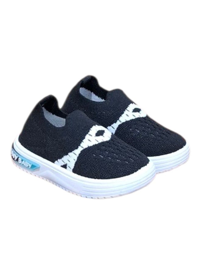 Knitted shoes for babies and newborns, easy to wear, comfortable for boys and girls