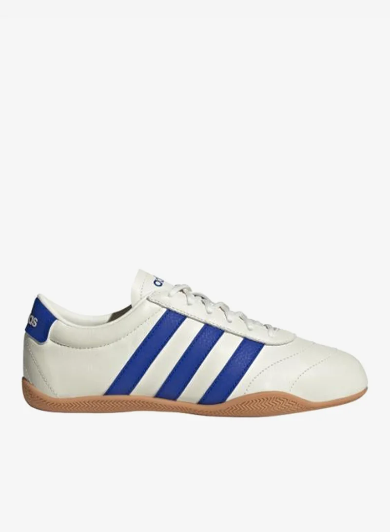 adidas حذاء رياضي نسائي أبيض جراند كورت لو