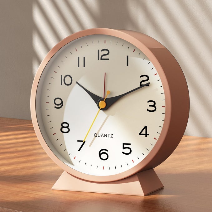 45 ANALOG ALARM CLOCKSMALL RETRO DESK CLOCK BATTERY OPERATEDSLIENT METAL TABLE CLOCK WITH LIGHT FOR LIVING ROOM DECORBEDROOMBEDSIDESHELFPINK
