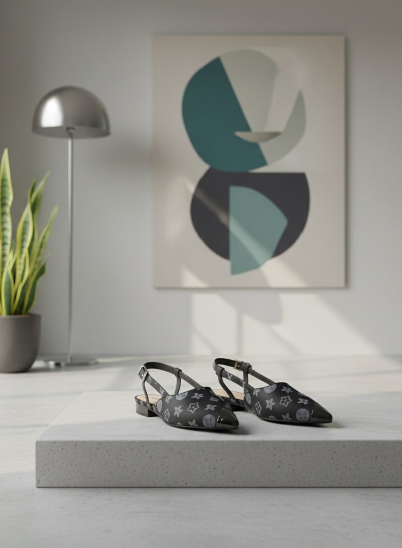 Trip Low-Heeled Shoes With A Closed Toe And A Lace Around The Ankle - Image 3