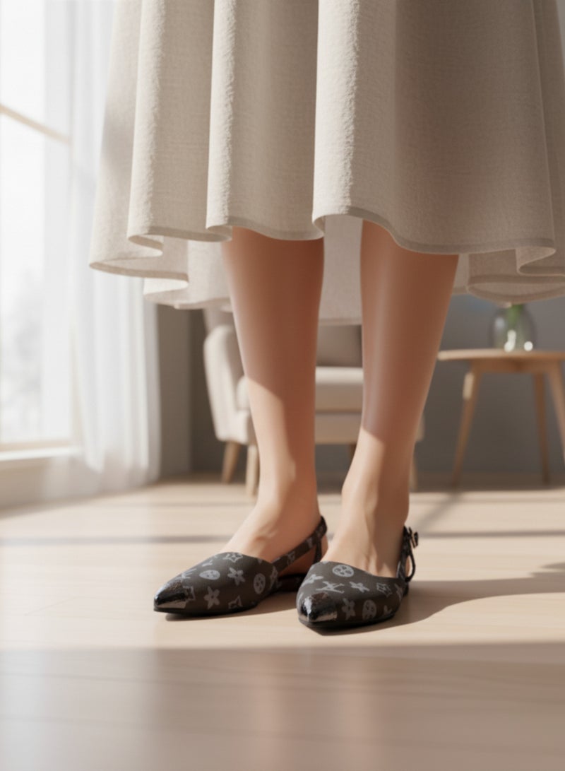 Trip Low-Heeled Shoes With A Closed Toe And A Lace Around The Ankle - Image 1