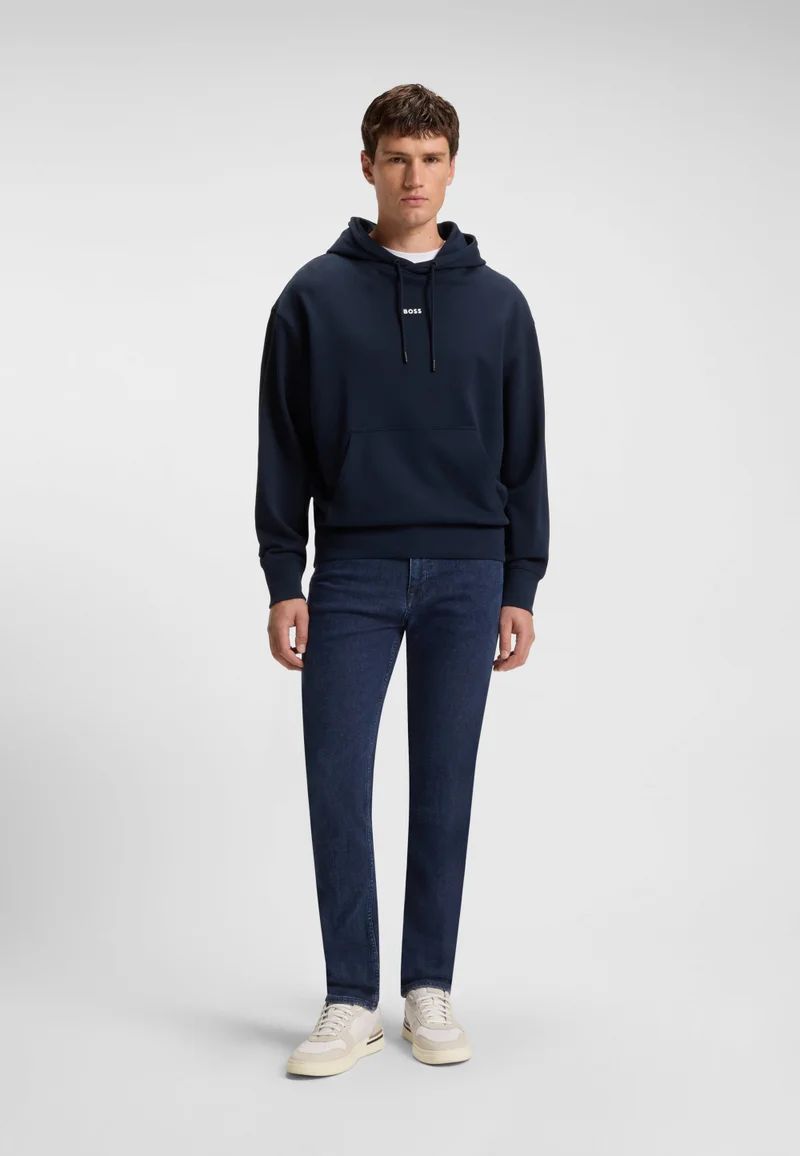 بوس جينز ديلاوير بقصة ضيقة من قماش الدينم المطاطي باللون الأزرق النيلي