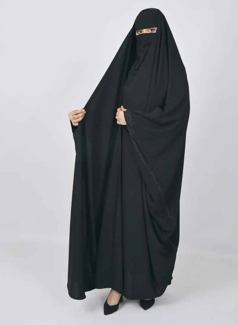 HAWRAA ABAYA Wrap head abaya, butterfly model, with a finger opening and fine embroidery on both sides of the sleeves