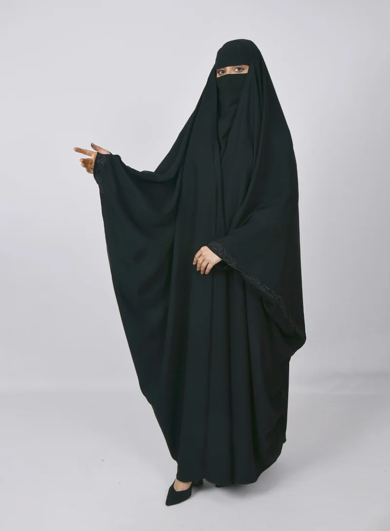 HAWRAA ABAYA Wrap head abaya, butterfly model, with a finger opening and fine embroidery on both sides of the sleeves