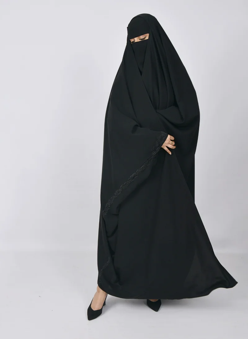 HAWRAA ABAYA Wrap head abaya, butterfly model, with a finger opening and fine embroidery on both sides of the sleeves