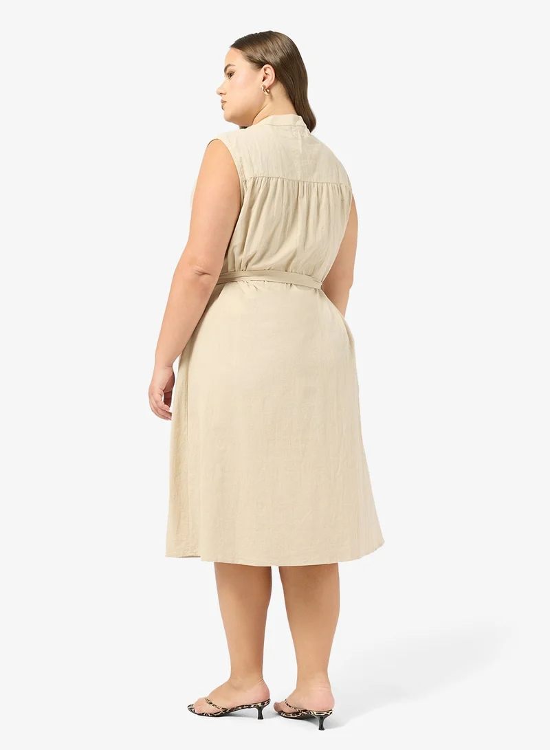 جينجر بلس فستان ميدي بأزرار وحزام