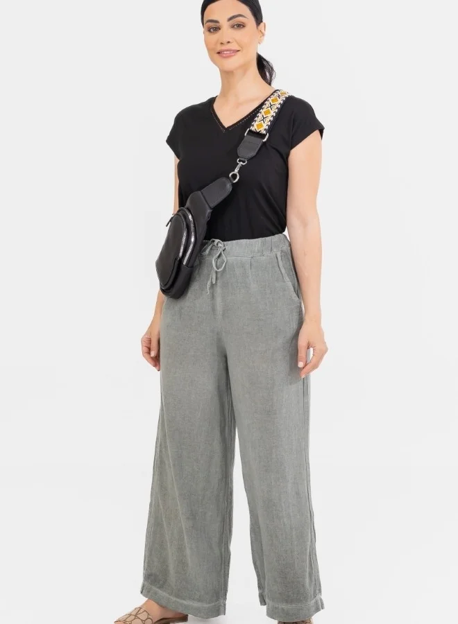 هايليز Stylish Black Sling Bag with Patterned Strap