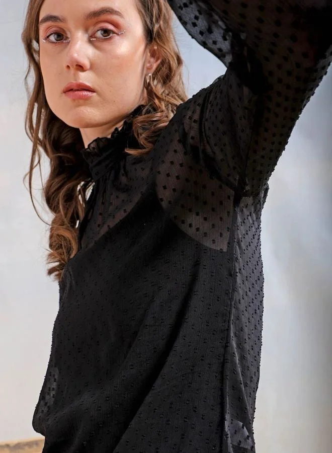 مرفوعة Women Relaxed Fit Textured High Neck Long Sleeve Regular Top