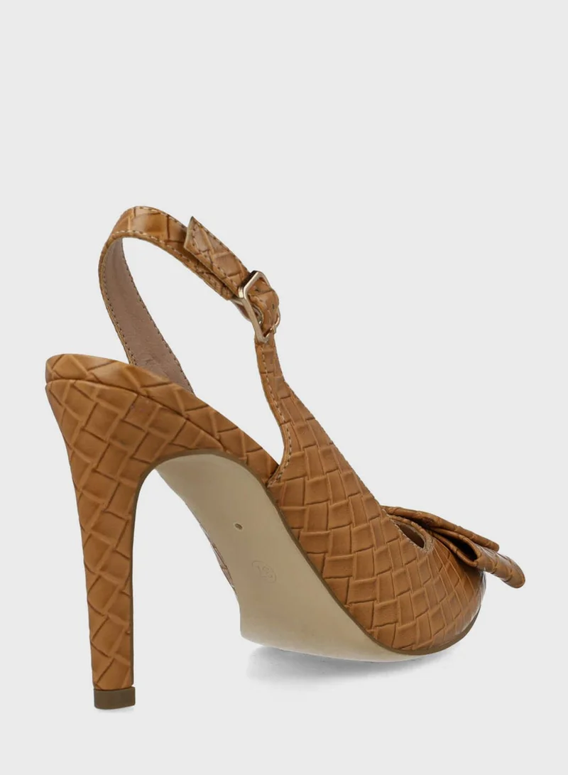 MENBUR Closed Toe Heel Pumps