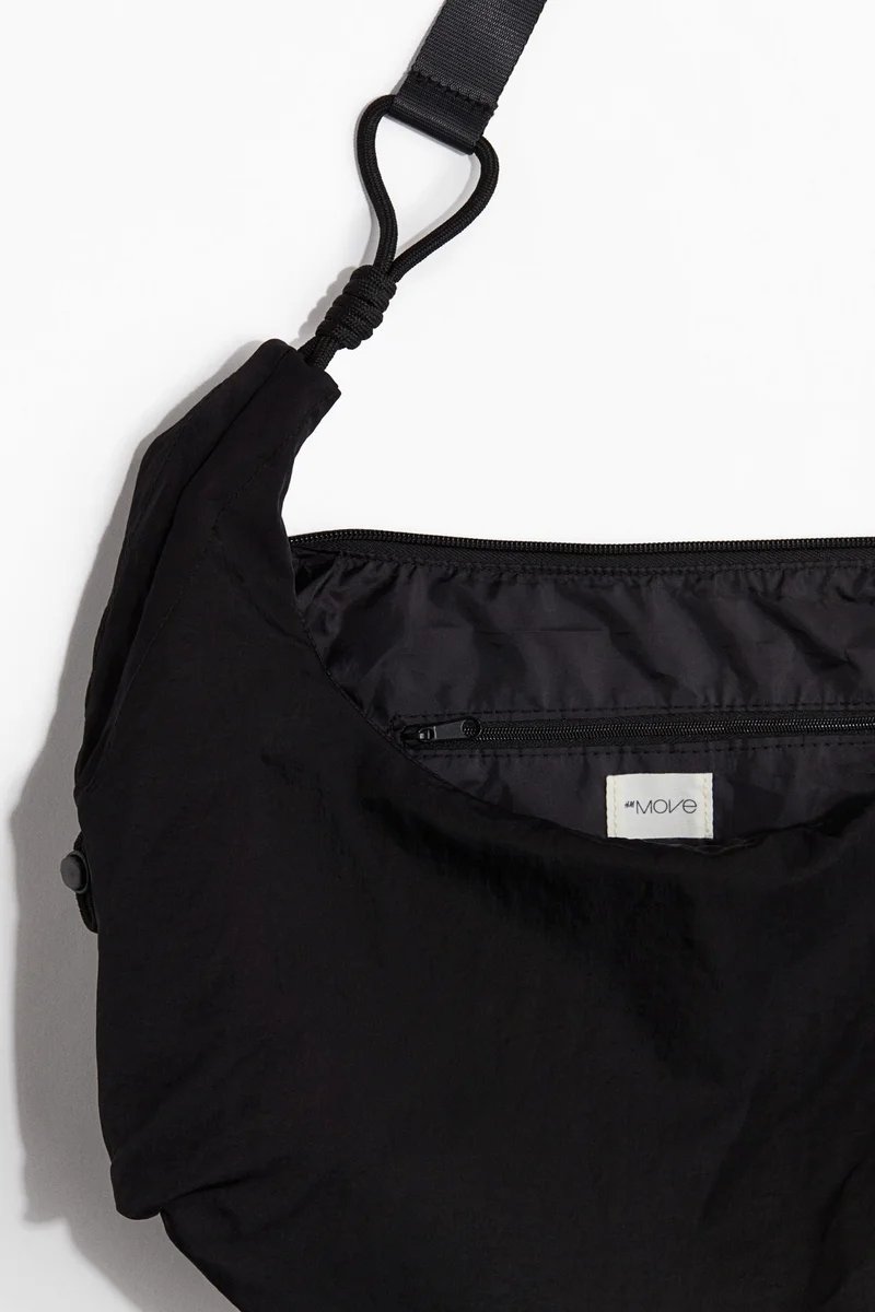 اتش اند ام حقيبة كتف رياضية