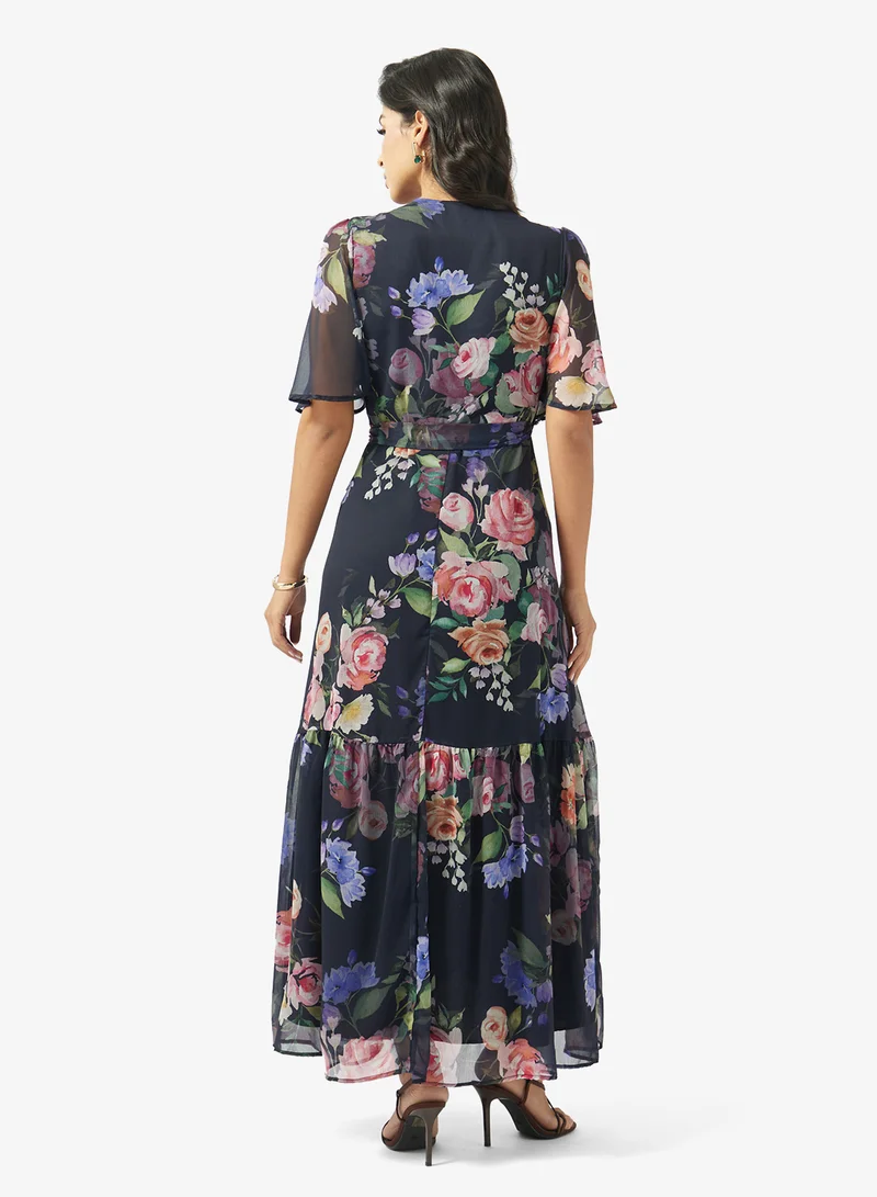 هوب اند ايفي فستان ماكسي ملفوف بأكمام فراشة وربطة خصر