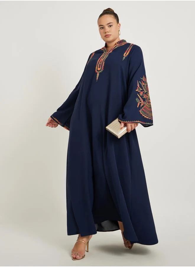 Styli Styli Plus Size Embroidered Stand Collar A-Line Jalabiya