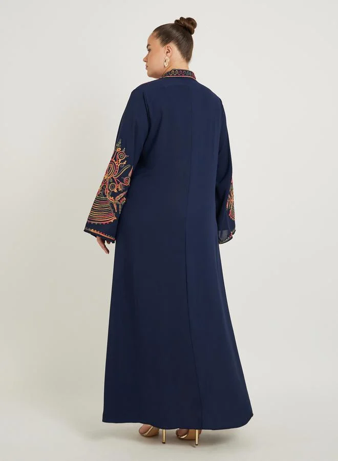 Styli Styli Plus Size Embroidered Stand Collar A-Line Jalabiya
