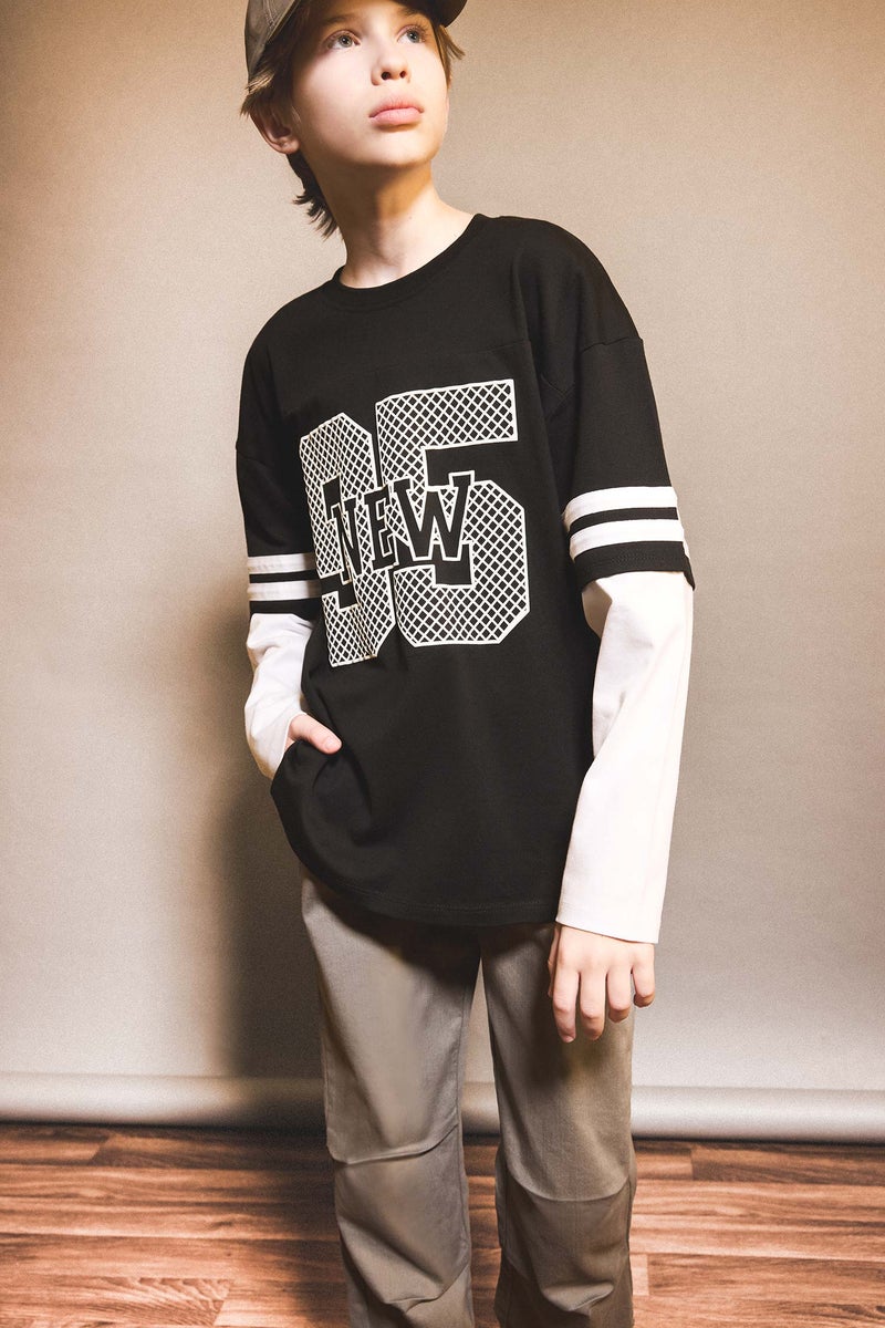 ديفاكتو تيشيرت اولادي اوفر سايز كم طويل مطبوع برقبة مستديرة - Image 1