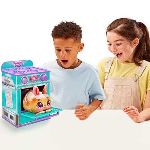 Cookeez Makery مجموعة طهي كوكيرز ماكري - مجموعة فرن اللعب التفاعلي مع رائحة دافئة غامضة (باني باركي، خبز تشياتا، أو أرنب ويتني)، أدوات خلط، عجين، وإكسسوارات، 5+  - Image 4