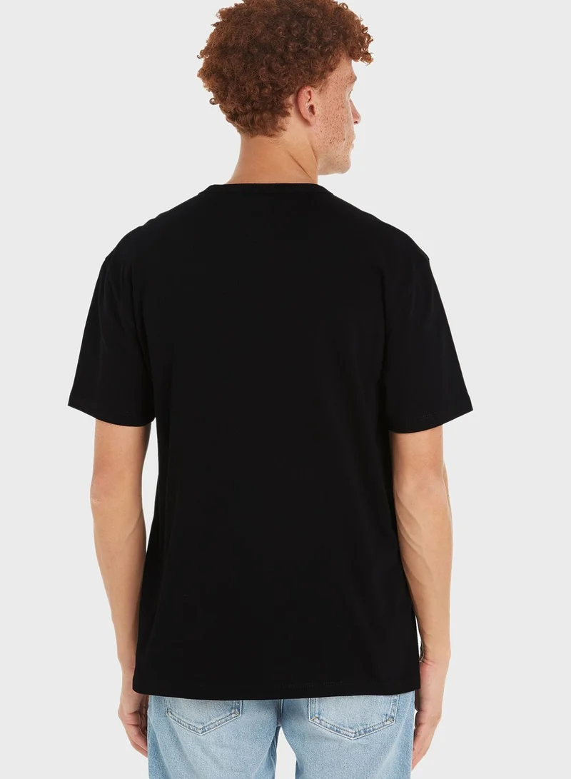 TOMMY JEANS Badge Crew Neck T-Shirt