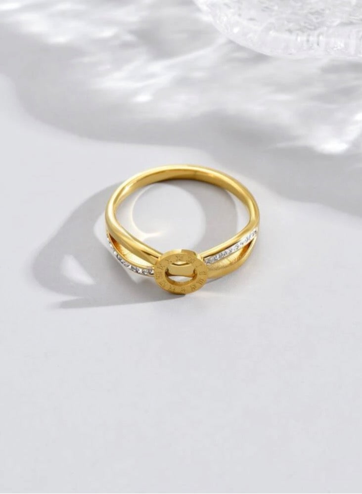 بلو لاين خاتم نسائي أنيق من الاستانلس ستيل مطلي باللون الذهبي مقاس 6 - Image 2