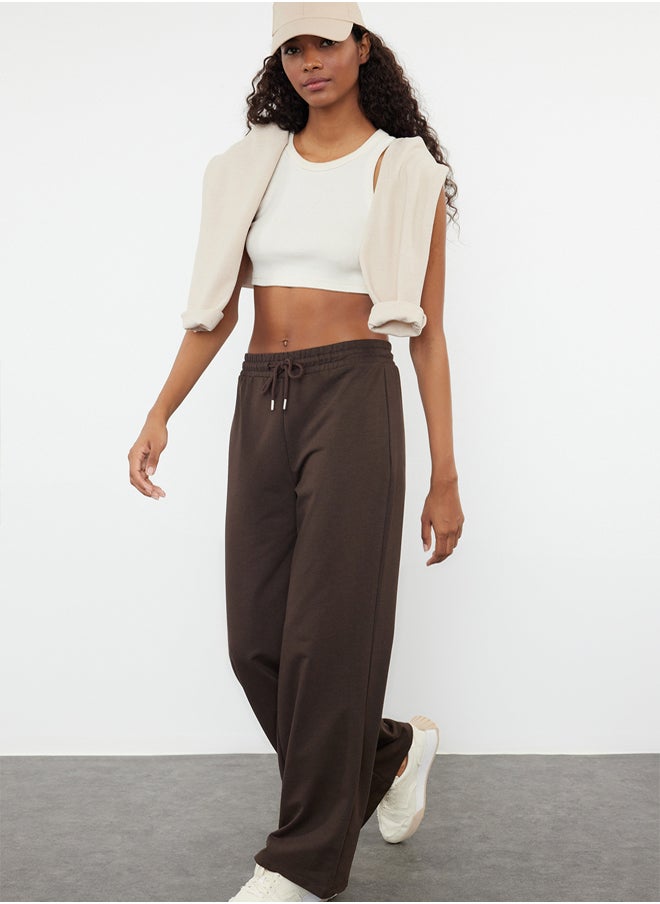 trendyol Bitter Brown Wide Leg Thin Knitted Sports Sweatpants TWOAW22EA0053  - Image 2