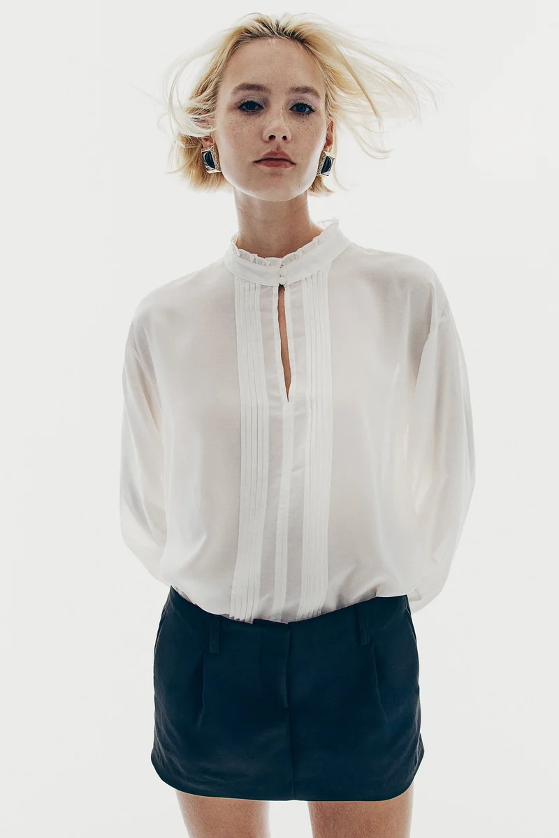 اتش اند ام بلوزة شفافة بدرزات