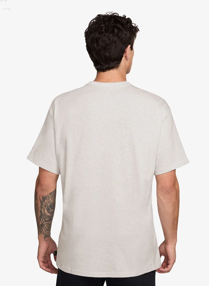 نايكي تيشيرت أساسي مستدام